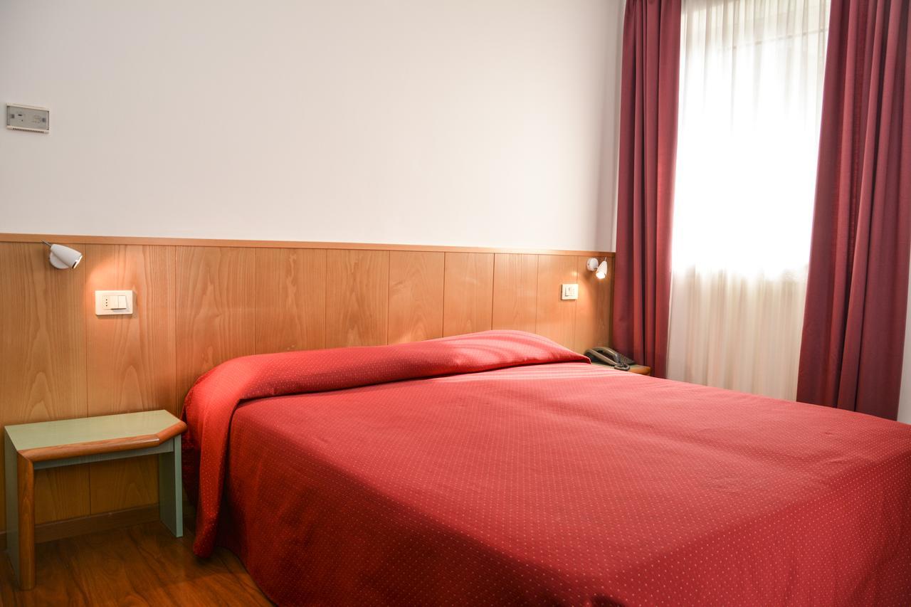 Hotel Sport Pieve Di Ledro Bagian luar foto