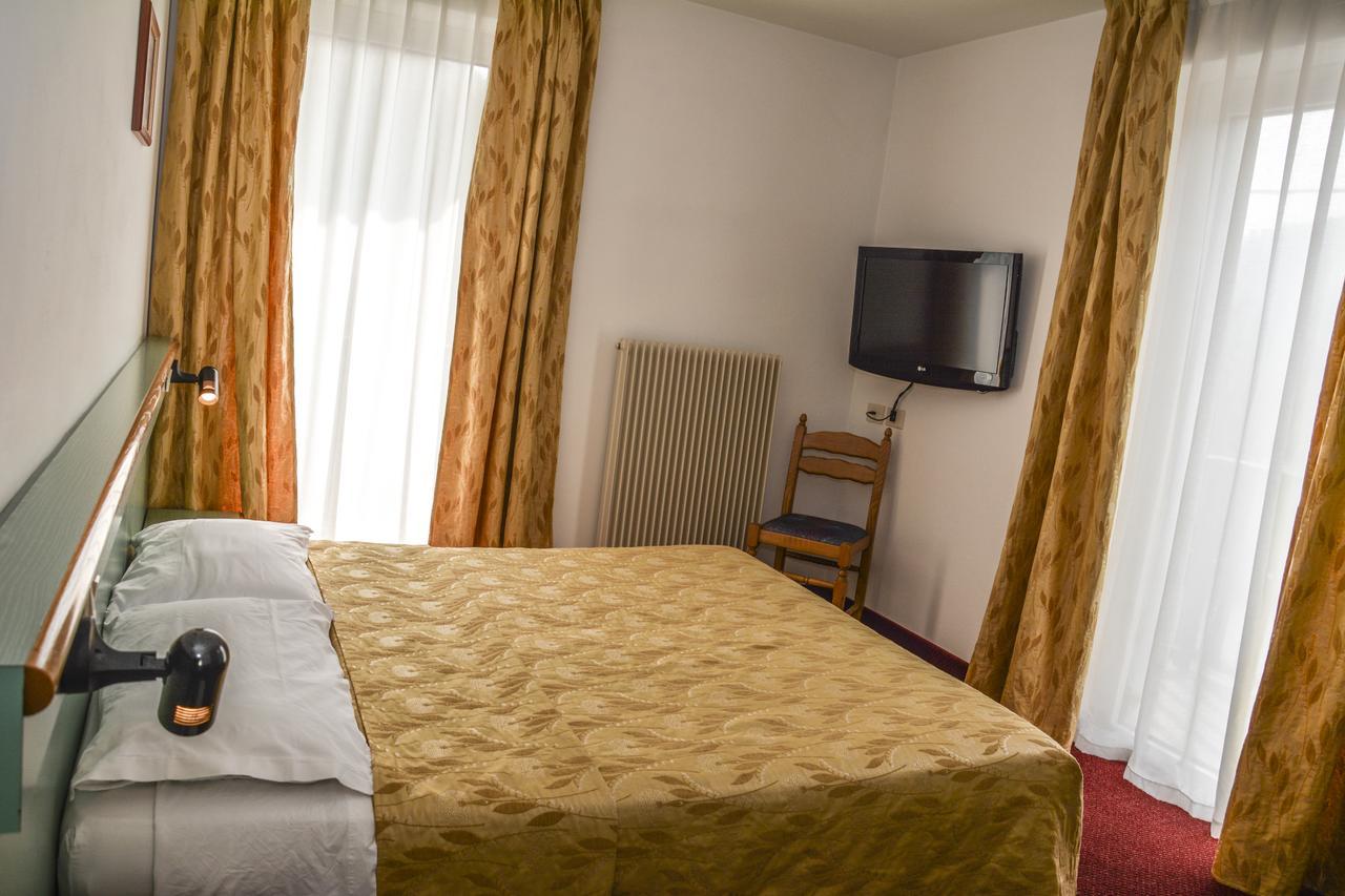 Hotel Sport Pieve Di Ledro Bagian luar foto