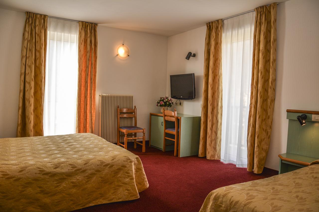 Hotel Sport Pieve Di Ledro Bagian luar foto