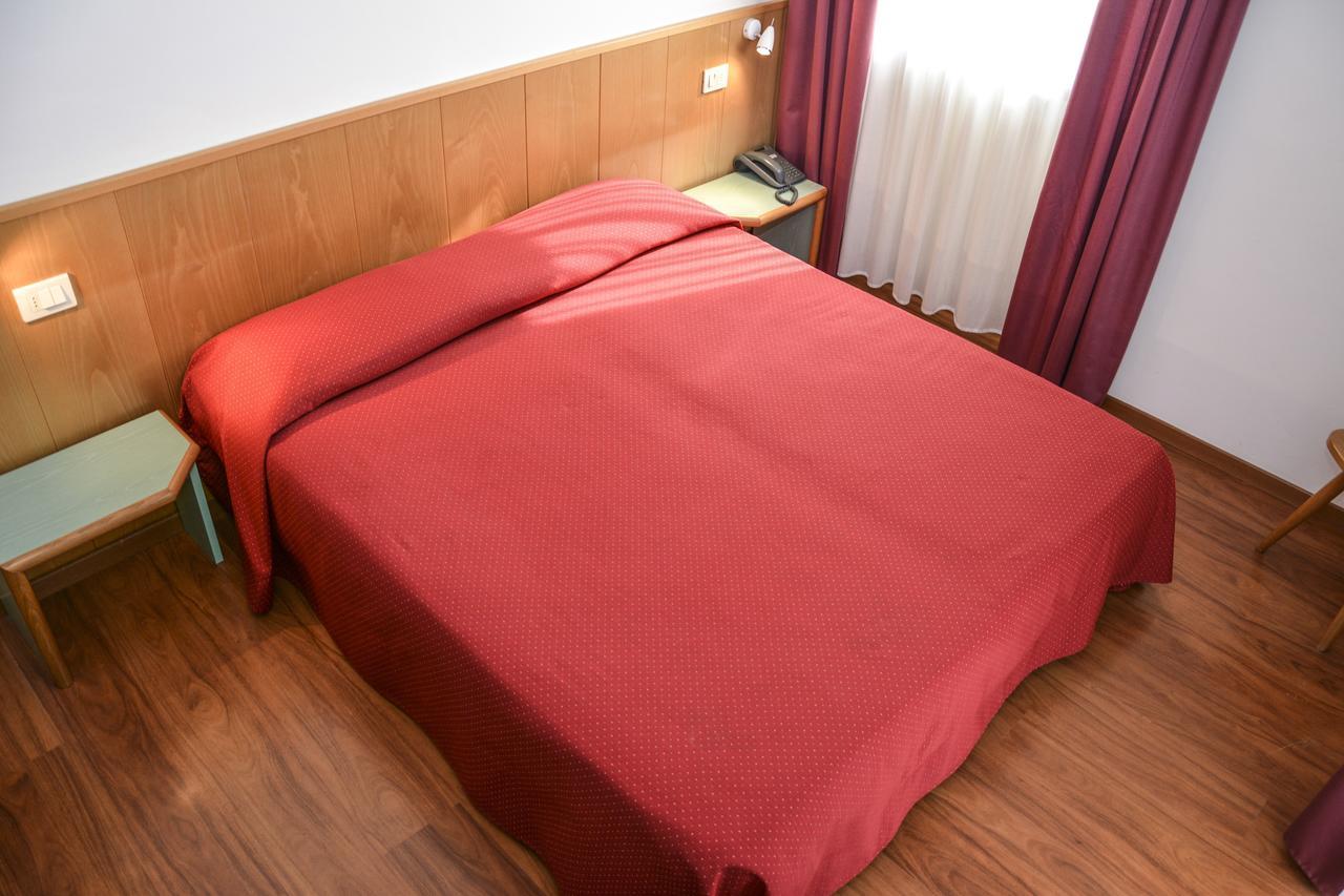 Hotel Sport Pieve Di Ledro Bagian luar foto