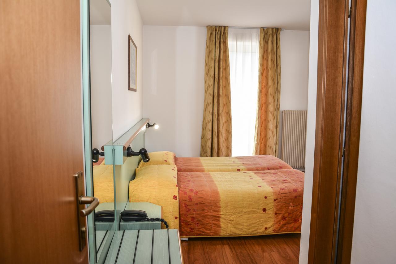 Hotel Sport Pieve Di Ledro Bagian luar foto