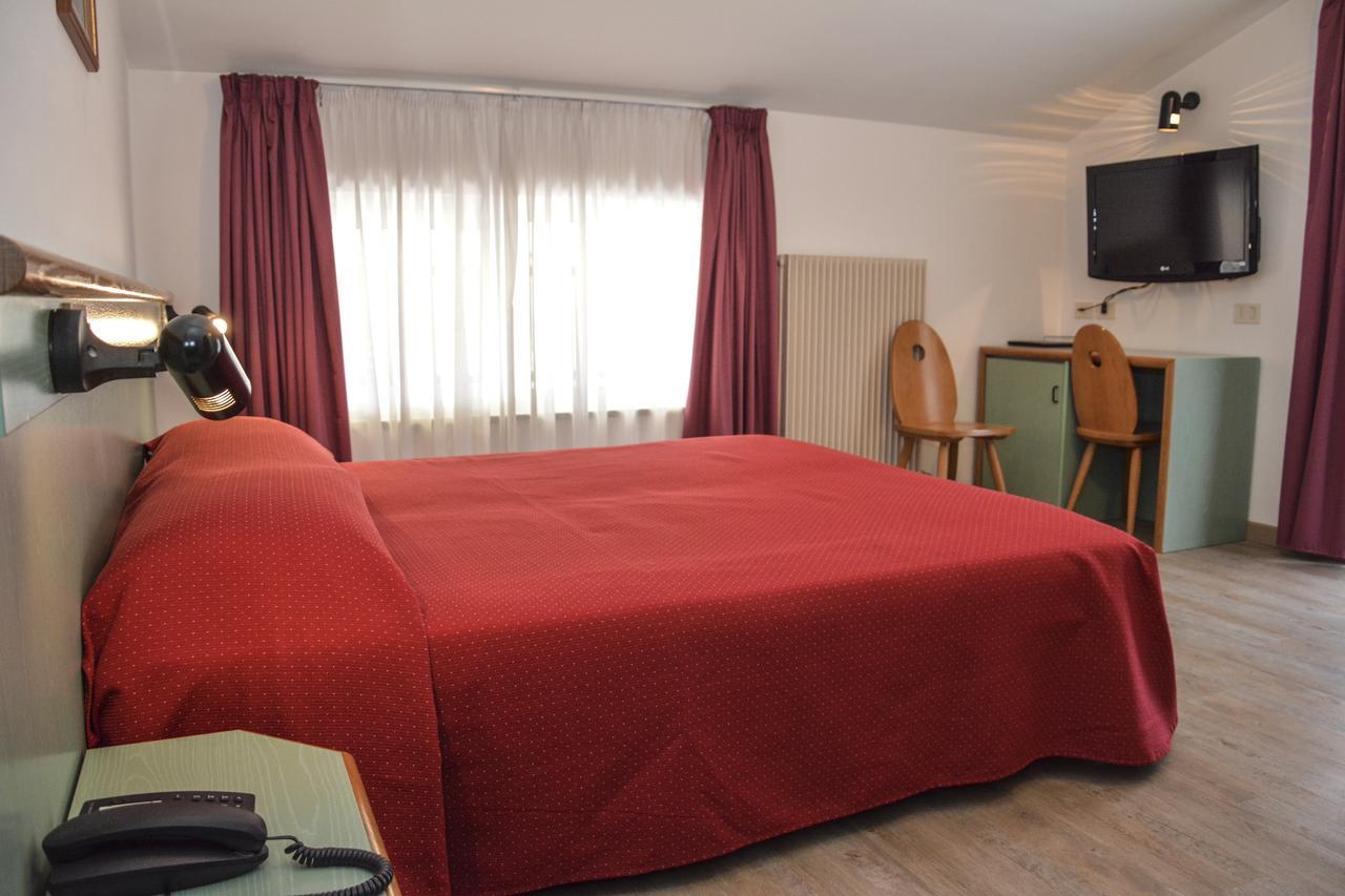 Hotel Sport Pieve Di Ledro Bagian luar foto