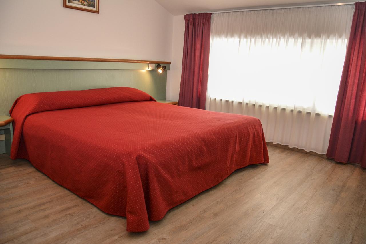 Hotel Sport Pieve Di Ledro Bagian luar foto