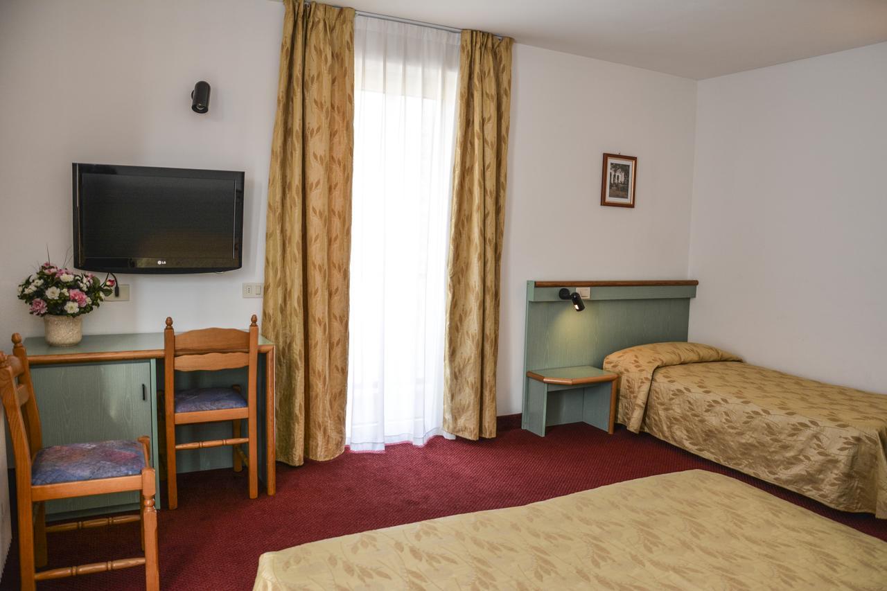 Hotel Sport Pieve Di Ledro Bagian luar foto